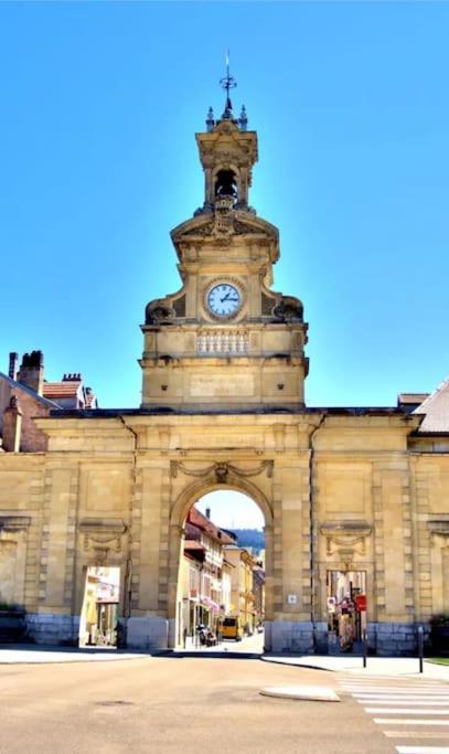 Апартаменты Le Cocon Saint-Pierre Понтарлье Экстерьер фото